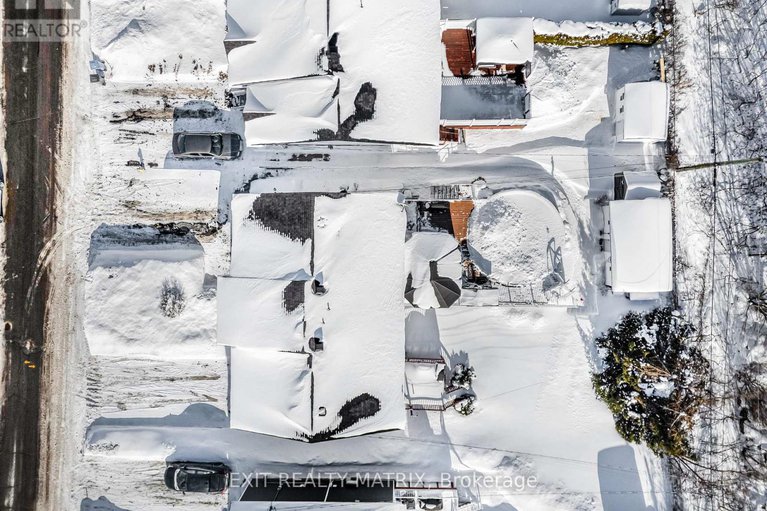 29320143/443-christine-street/hawkesbury/hawkesbury/ontario/K6A3P7_31