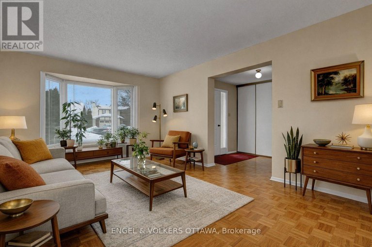 29381933/1016-driftwood-crescent/convent-glen/ottawa/ontario/K1C2P1_17