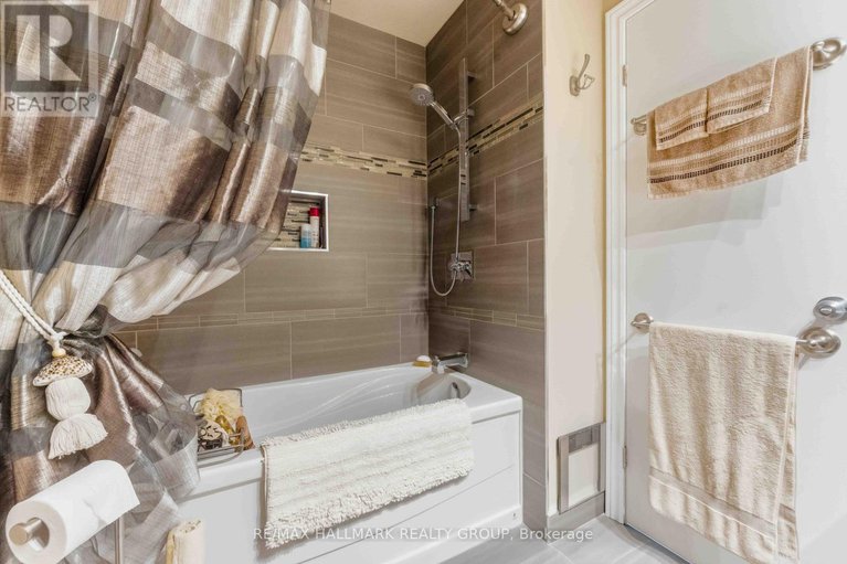 29049667/941-cookshire-crescent/fallingbrookridgemount/ottawa/ontario/K4A3K4_28