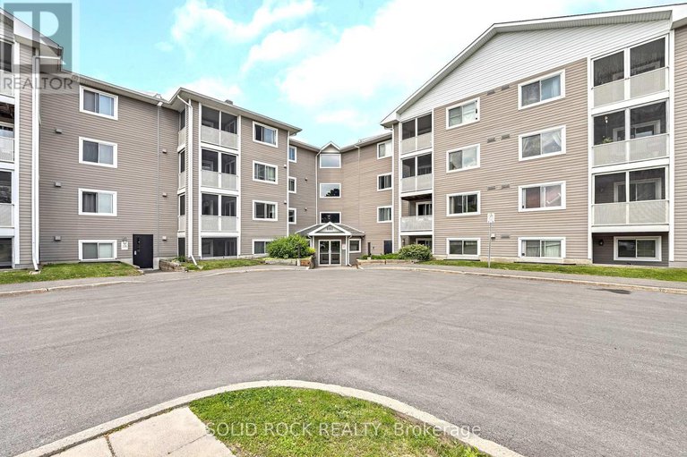 28589611/124-316-lorry-greenberg-drive/hunt-club-parkgreenboro/ottawa/ontario/K1T2P4_1