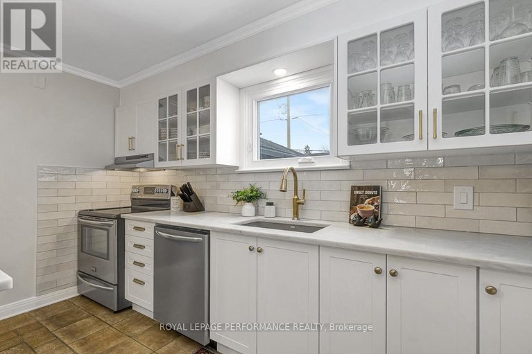 29432301/532-alesther-street/overbrookcastle-heights/ottawa/ontario/K1K1J3_7