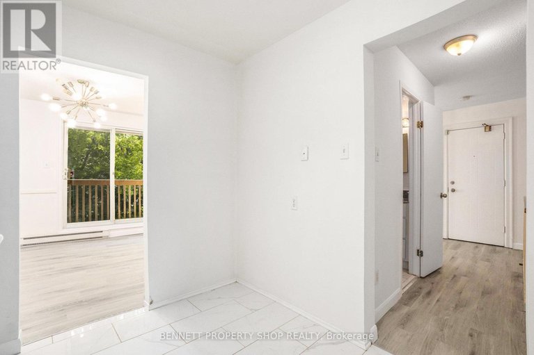 29112457/105-1585-goth-avenue/sawmill-creektimbermill/ottawa/ontario/K1T1E3_8