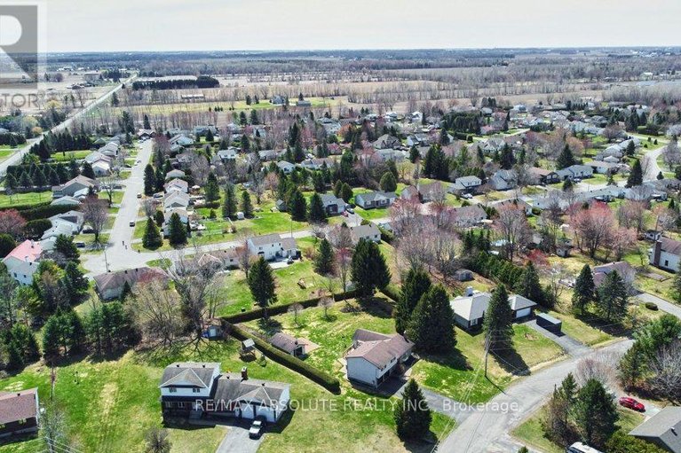 29665092/535-gascon-street/village-of-russell/russell/ontario/K4R1C6_42