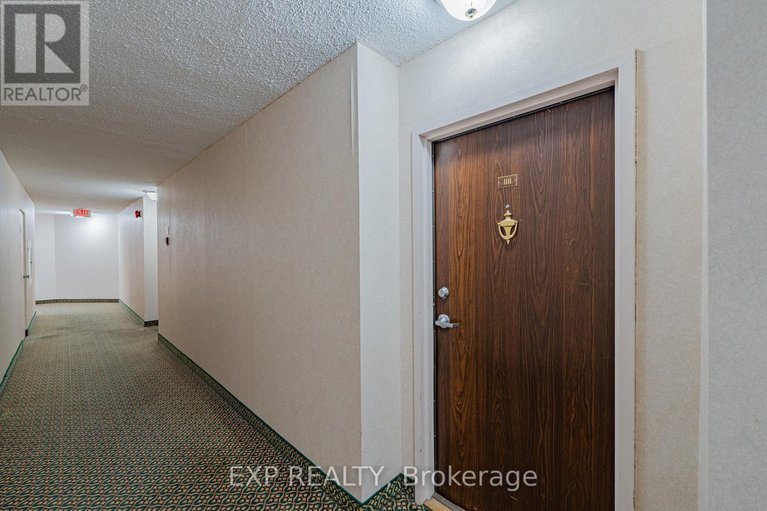 28557945/1111-555-brittany-drive/viscount-alexander-park/ottawa/ontario/K1K4C5_20