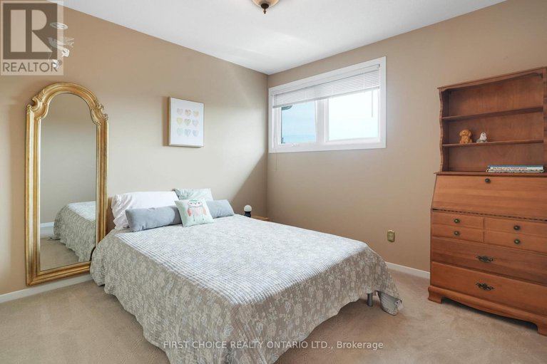28890065/1631-wainfleet-street/chateauneuf/ottawa/ontario/K1C3G3_19