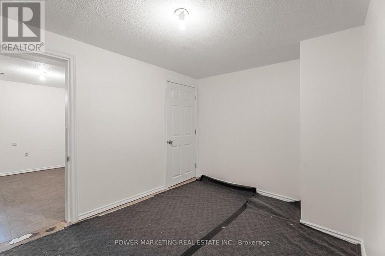 28515653/1280-bethamy-lane/beacon-hill-south/ottawa/ontario/K1J8P3_32