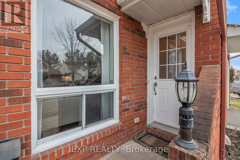 28612446/302-cote-royale-crescent/bilberry-creekqueenswood-heights/ottawa/ontario/K1E3L7_3