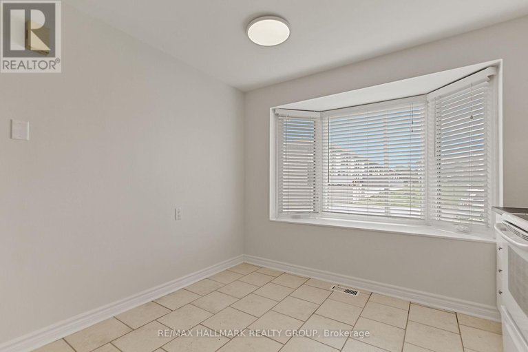 28491810/1326-morrison-drive/redwood-park/ottawa/ontario/K2H7L9_10