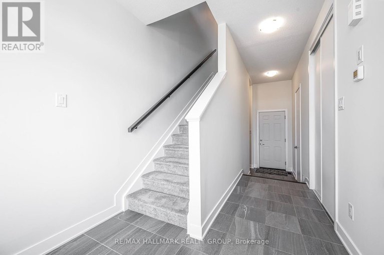28470384/6357-perth-street/btwn-franktown-rd-fallowfield-rd/ottawa/ontario/K0A2Z0_6