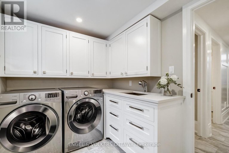 28062589/5651-herwig-place/manotick-south-to-roger-stevens/ottawa/ontario/K4M1B3_34
