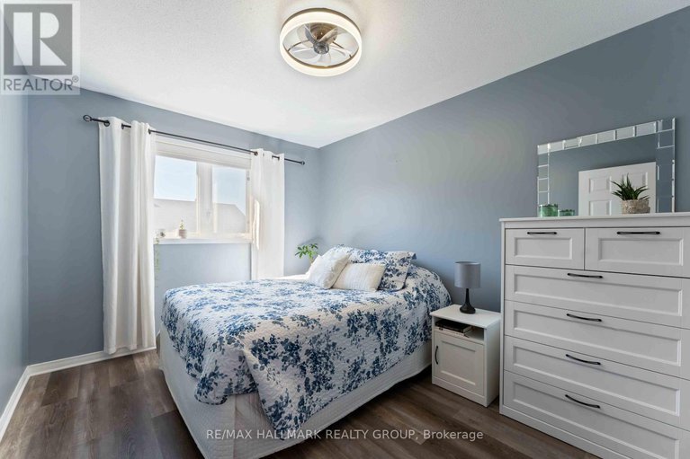 29022354/104-esterbrook-drive/mer-bleuebradley-estatesanderson-park/ottawa/ontario/K1W0A9_23