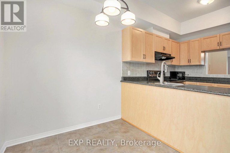 28456639/5-90-briargate-private/springridgeeast-village/ottawa/ontario/K4A0C4_16