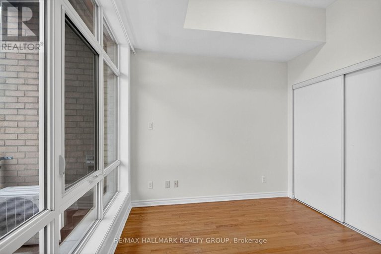 29320653/210-682-churchill-avenue-n/laurentianview/ottawa/ontario/K1Z5G5_14