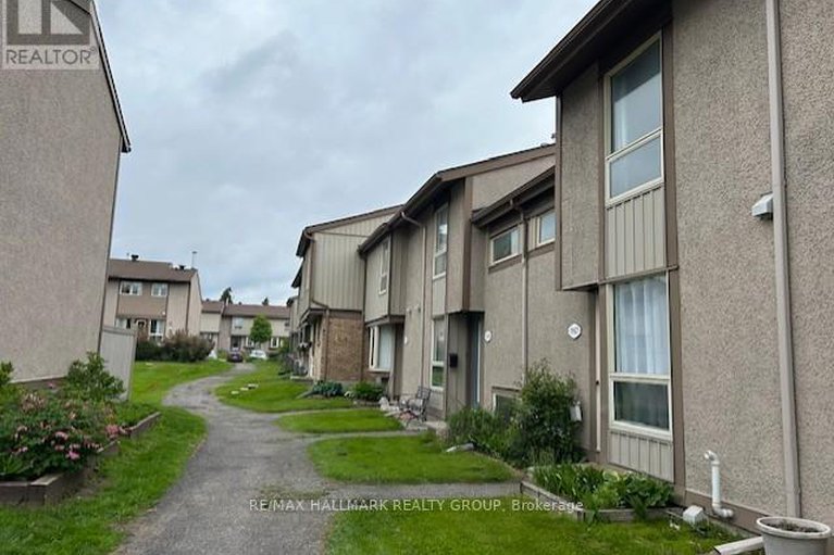28359553/73-1957-stonehenge-crescent-e/pineview/ottawa/ontario/K1B4N7_4