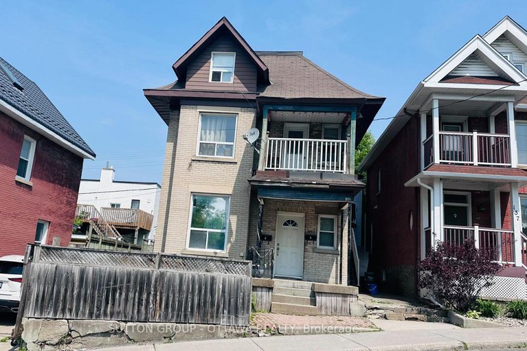 28434012/139-eccles-street/west-centre-town/ottawa/ontario/K1R6S7_2