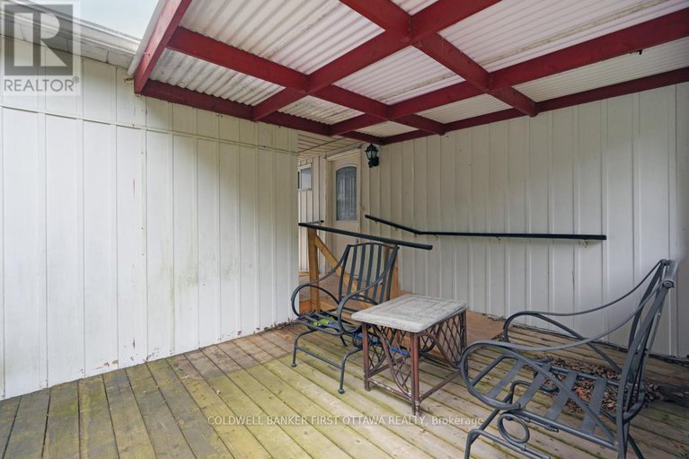 28322181/323-amiens-street/bilberry-creekqueenswood-heights/ottawa/ontario/K1E1N4_26