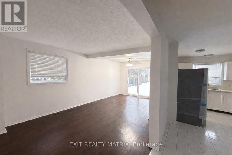 29238699/712-mathieu-way/fallingbrookpineridge/ottawa/ontario/K4A2S5_8