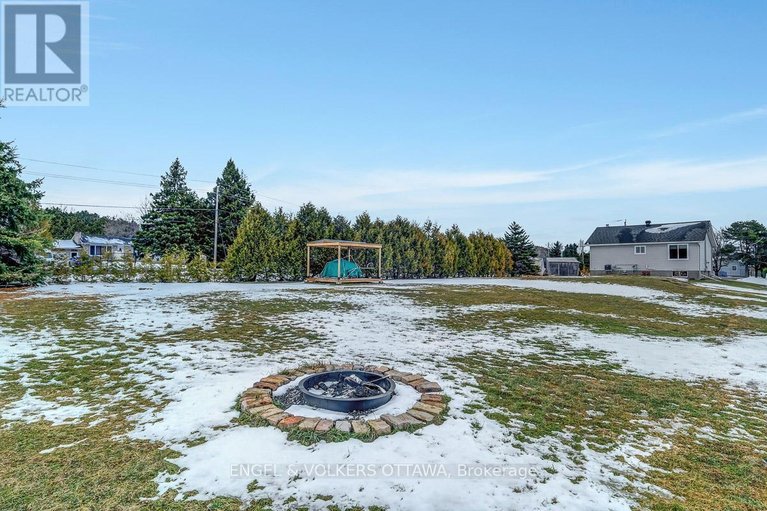 29523310/3822-indian-creek-road/clarencerockland-twp/clarence-rockland/ontario/K0A2A0_36