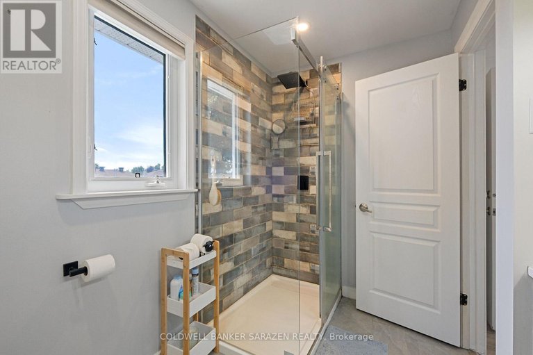 28757000/1709-caminiti-crescent/fallingbrookpineridge/ottawa/ontario/K4A1M2_43