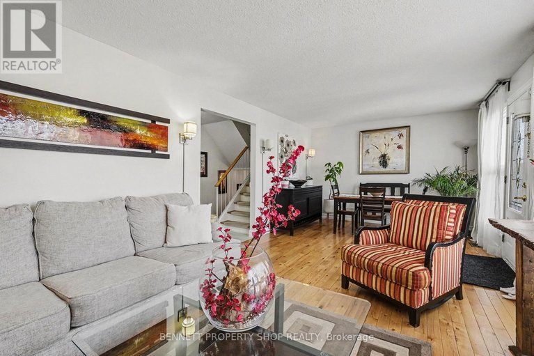 29640988/156-rutherford-court/beaverbrook/ottawa/ontario/K2K1N6_4