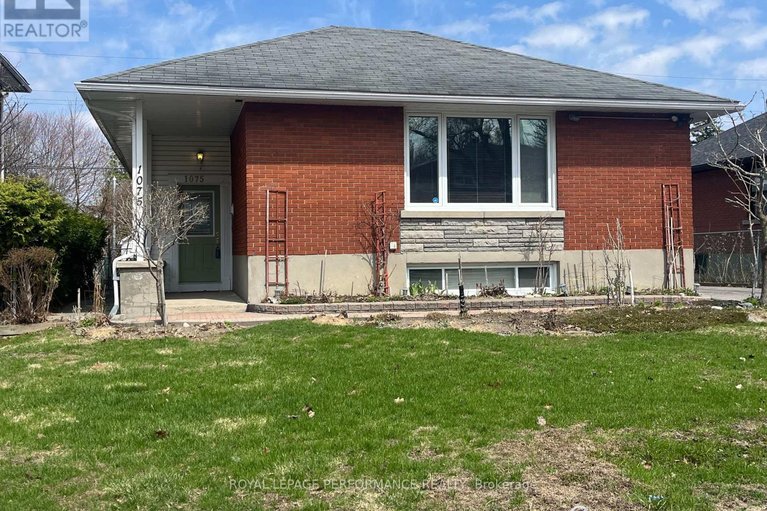 29481876/1075-secord-avenue/billings-bridge/ottawa/ontario/K1H8C7_1
