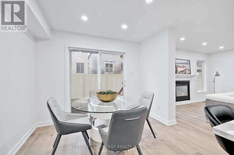 28493043/12-marabrooke-street/strandherd/ottawa/ontario/K2G7A1_18