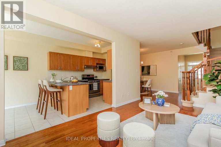 28714023/565-pepperville-crescent-n/emerald-meadowstrailwest/ottawa/ontario/K2M0E6_4
