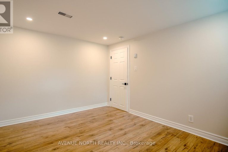 29032421/882-balsam-drive/chatelaine-village/ottawa/ontario/K1E1B5_25