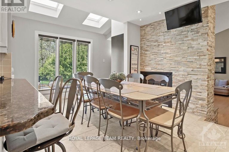 29069392/1105-cindy-hill-crescent/manotick-long-island-nicholls-island/ottawa/ontario/K4M1E8_14