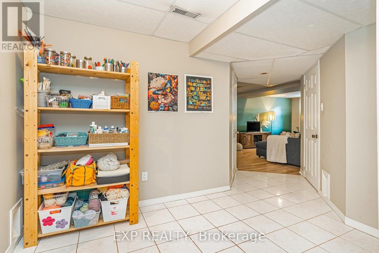 28924711/36-bethune-way/beaverbrook/ottawa/ontario/K2K1C3_29
