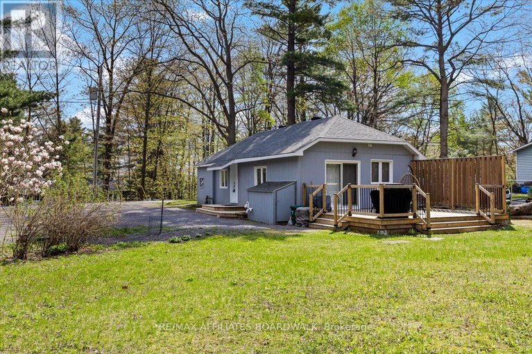 28747497/191-macmillan-lane/constance-bay/ottawa/ontario/K0A3M0_2