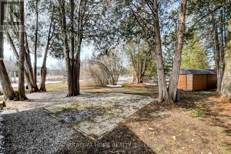 29411568/1215-klondike-road-s/morgans-grantsouth-march/ottawa/ontario/K2W1E1_17