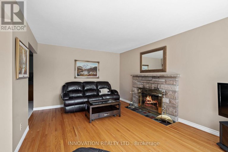 28409524/40-hadley-circle/bells-corners/ottawa/ontario/K2H6N9_5