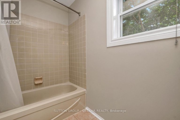 28649208/1677-bottriell-way-n/fallingbrookpineridge/ottawa/ontario/K4A1W1_29