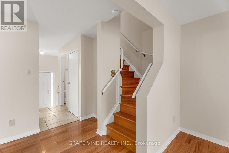 28628810/31-2671-pimlico-crescent/emerald-woodssawmill-creek/ottawa/ontario/K1T2A6_17
