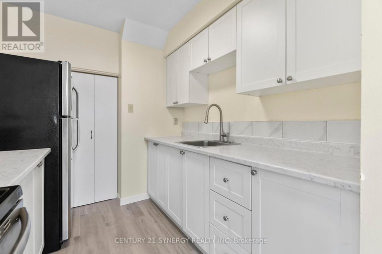 28701824/26b-sonnet-crescent/westcliffe-estates/ottawa/ontario/K2H8W7_11