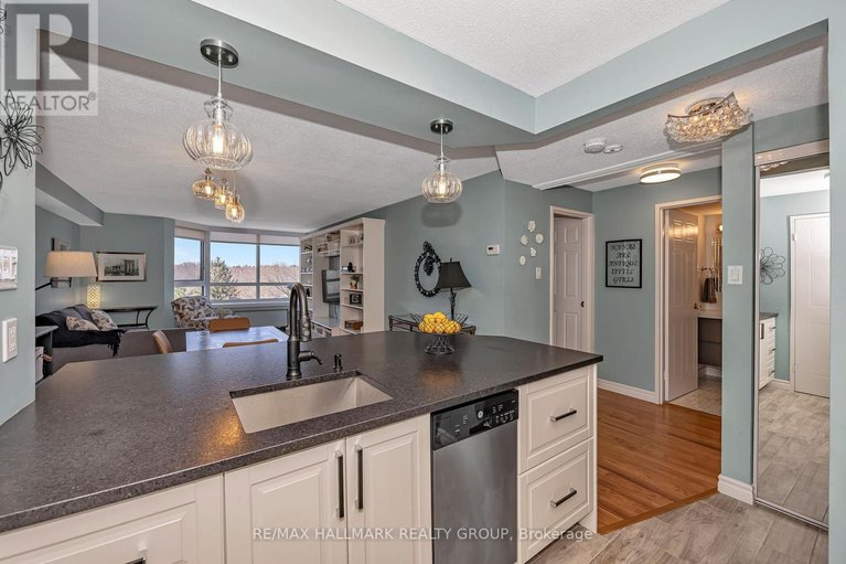 29641177/704-80-sandcastle-drive/leslie-park/ottawa/ontario/K2H9E7_8