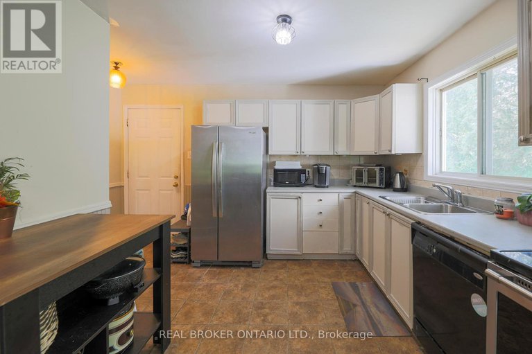 28422588/30-kingfisher-crescent/north-grenville-twp-kemptville-east/north-grenville/ontario/K0G1J0_7