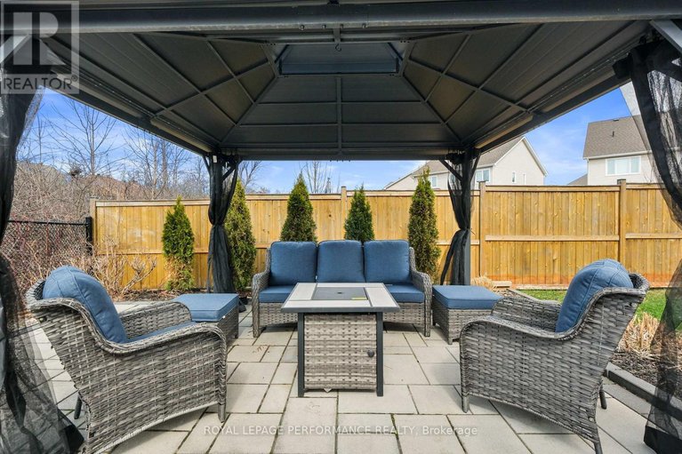 29645046/527-silverbell-crescent/blossom-parkkemp-parkfindlay-creek/ottawa/ontario/K1T0N9_46