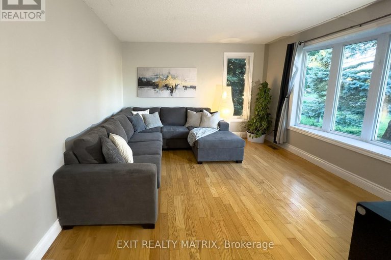 29119541/12187-county-road-3-road/winchester/north-dundas/ontario/K0C2K0_13