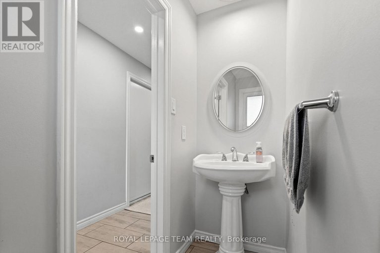 28902935/1578-cheevers-crescent/fallingbrookpineridge/ottawa/ontario/K4A2J8_4