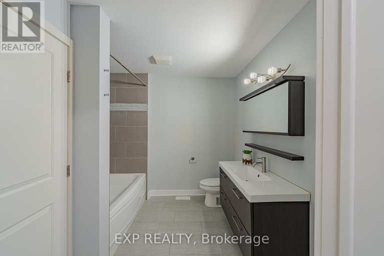 29241575/14-camil-street/castle-heightsrideau-high/ottawa/ontario/K1K0X1_29
