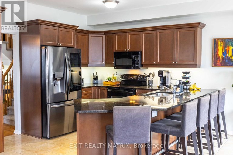 28414498/221-hillpark-high-street/mer-bleuebradley-estatesanderson-park/ottawa/ontario/K1W0B5_16