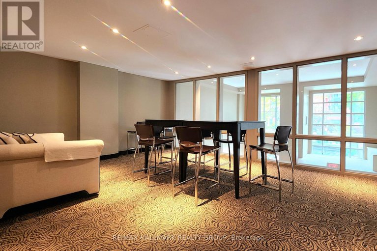 28879003/209-138-somerset-street-w/ottawa-centregolden-triangle/ottawa/ontario/K2P0A3_32