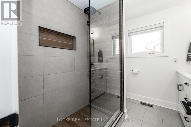 29371448/6066-ridgelea-place/chapel-hill/ottawa/ontario/K1C5P8_26