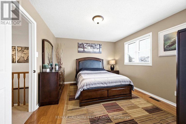 29549614/178-equestrian-drive/bridlewood/ottawa/ontario/K2M2B9_16