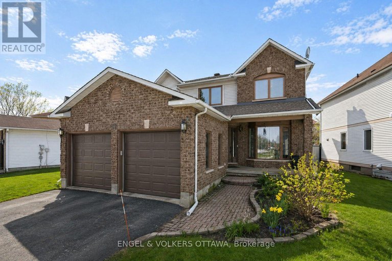 29678432/17-hunterswood-crescent/hunt-club-park/ottawa/ontario/K1G5V1_2