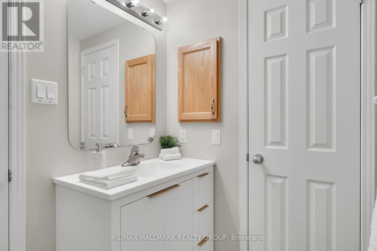 29166577/4-577-reardon-private/heron-gateindustrial-park/ottawa/ontario/K1V2K9_40