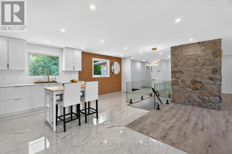 28849107/135-manion-road/huntley-ward-south-west/ottawa/ontario/K0A1L0_14