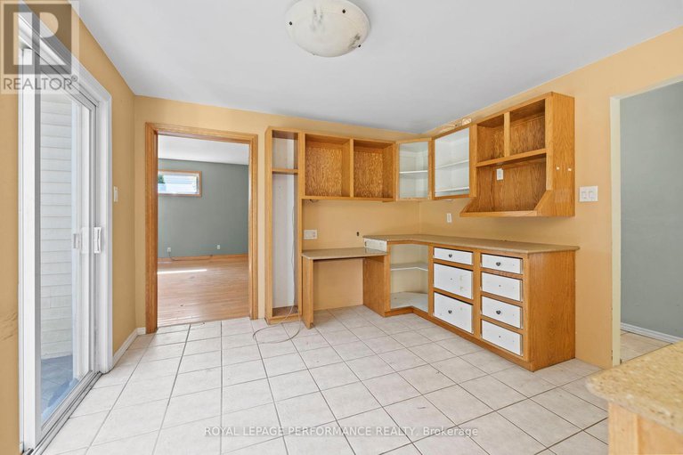 28857396/198-park-grove-drive/queenswood-heights-south/ottawa/ontario/K1E2T1_10